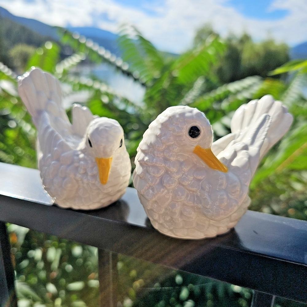 Vintage Ceramic White Love Birds Figurines Seagull Babies Beach Lake House Decor